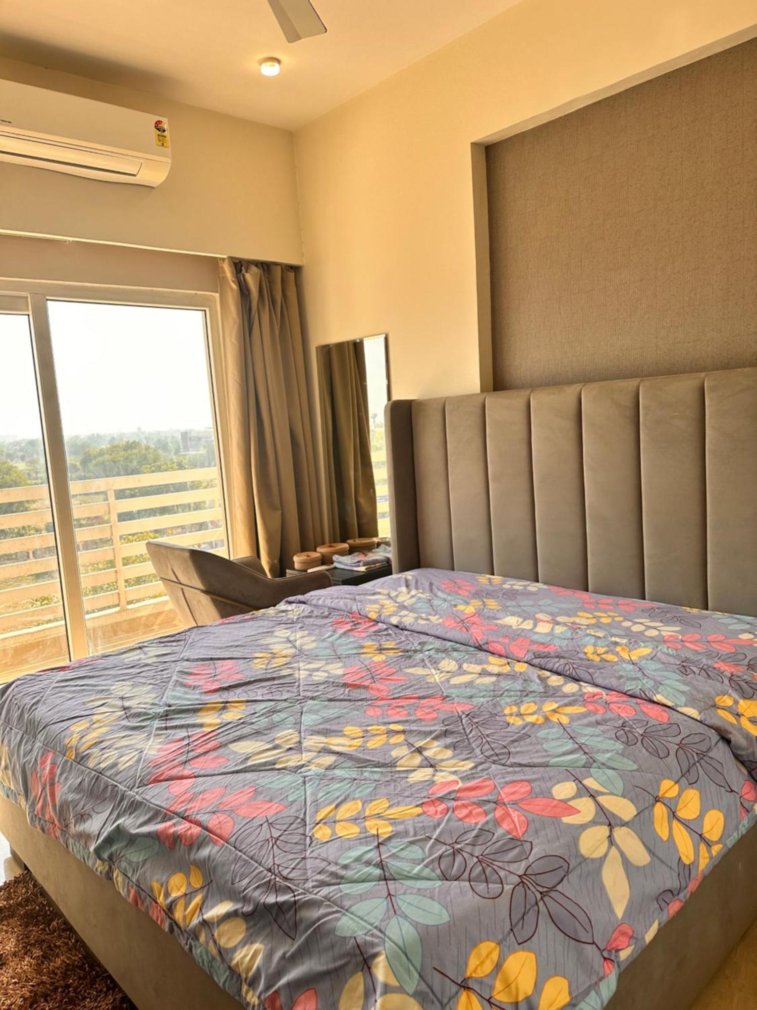 Shri Dham Apartment